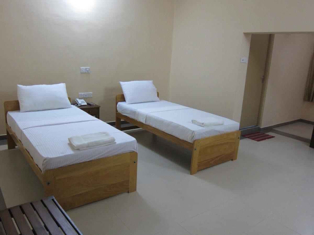 Hotel Oviya Vavuniya Εξωτερικό φωτογραφία