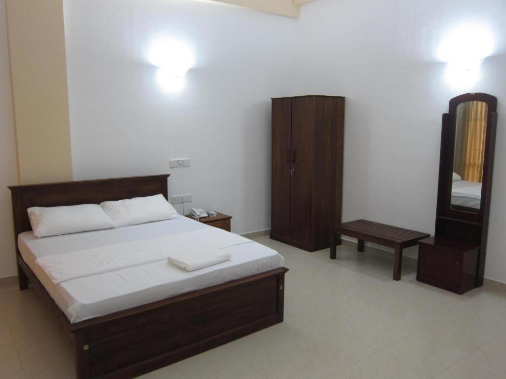Hotel Oviya Vavuniya Εξωτερικό φωτογραφία