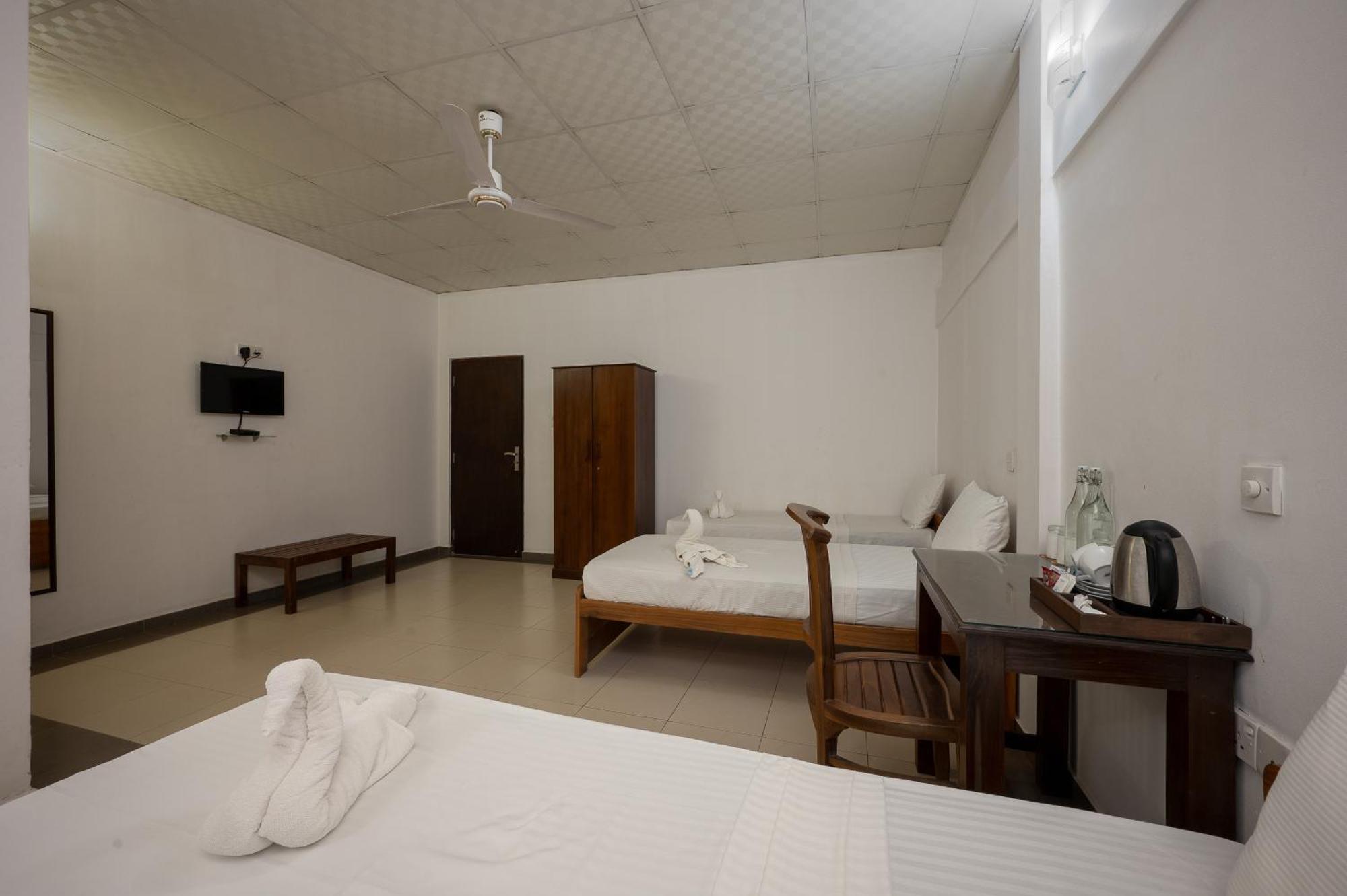Hotel Oviya Vavuniya Εξωτερικό φωτογραφία