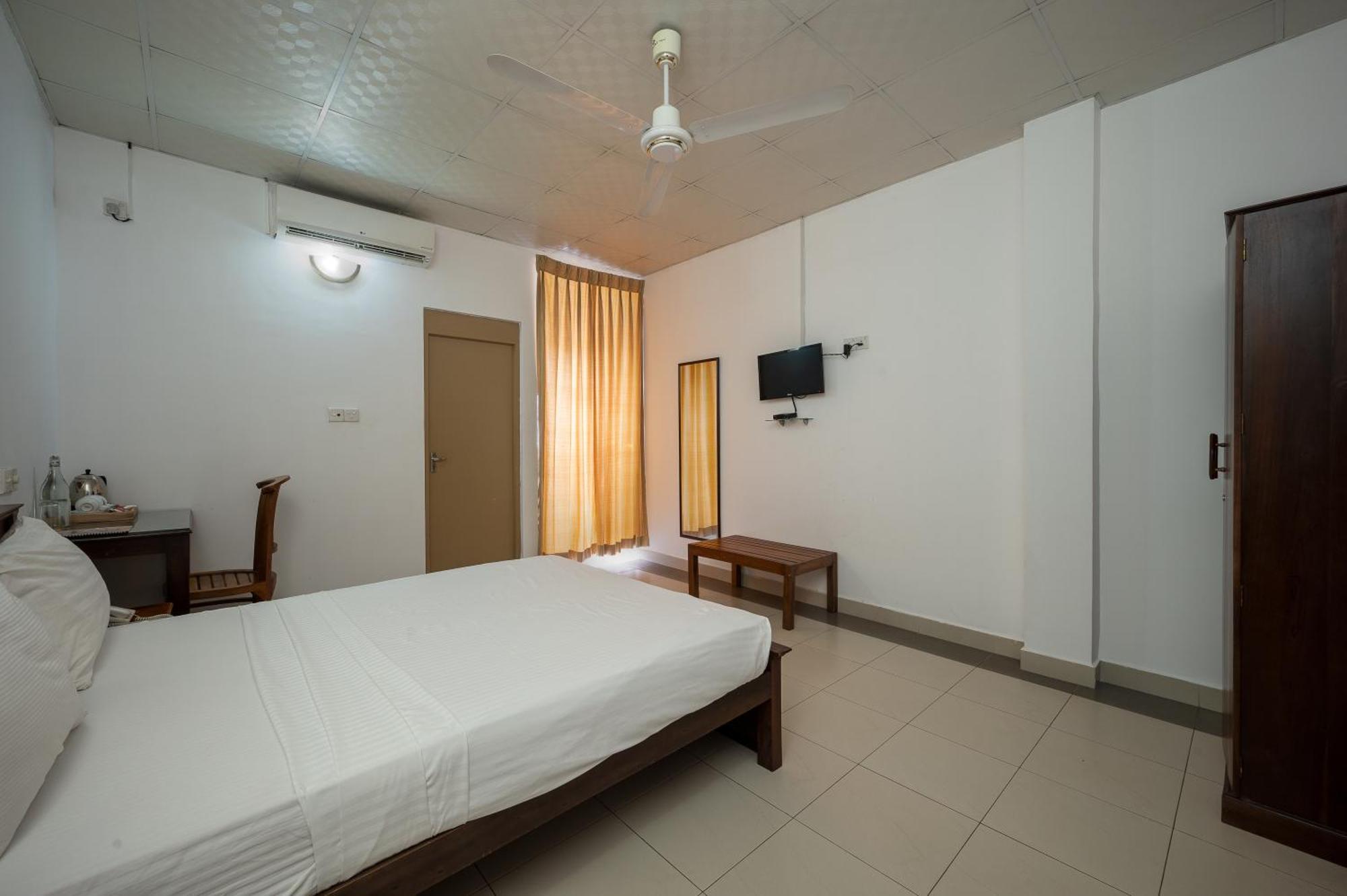 Hotel Oviya Vavuniya Εξωτερικό φωτογραφία