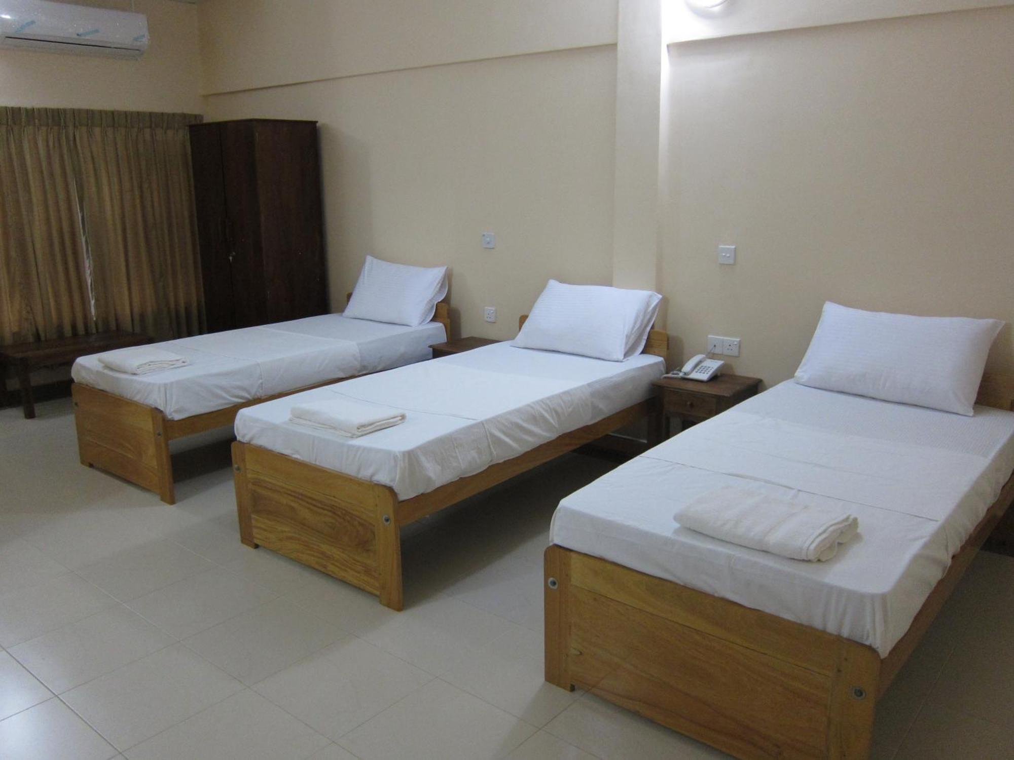 Hotel Oviya Vavuniya Εξωτερικό φωτογραφία